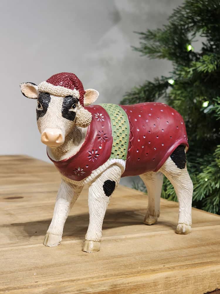 VACA COM SUETER EM RESINA NATALINA 17CM