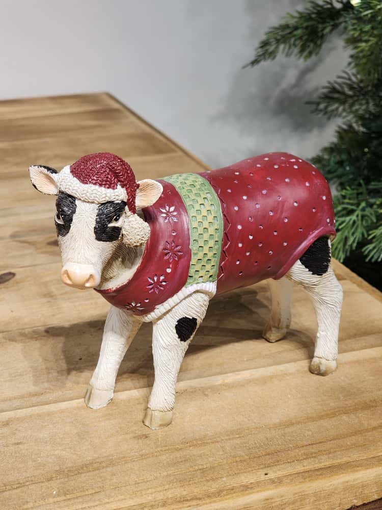 VACA COM SUETER EM RESINA NATALINA 17CM