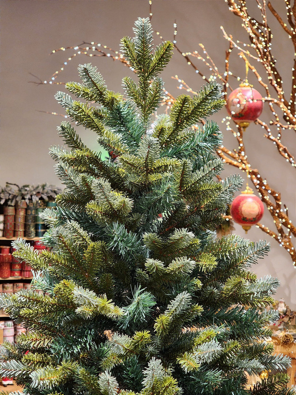 ÁRVORE REALISTA PINHEIRO KIEV 1188 GALHOS 2,10CM