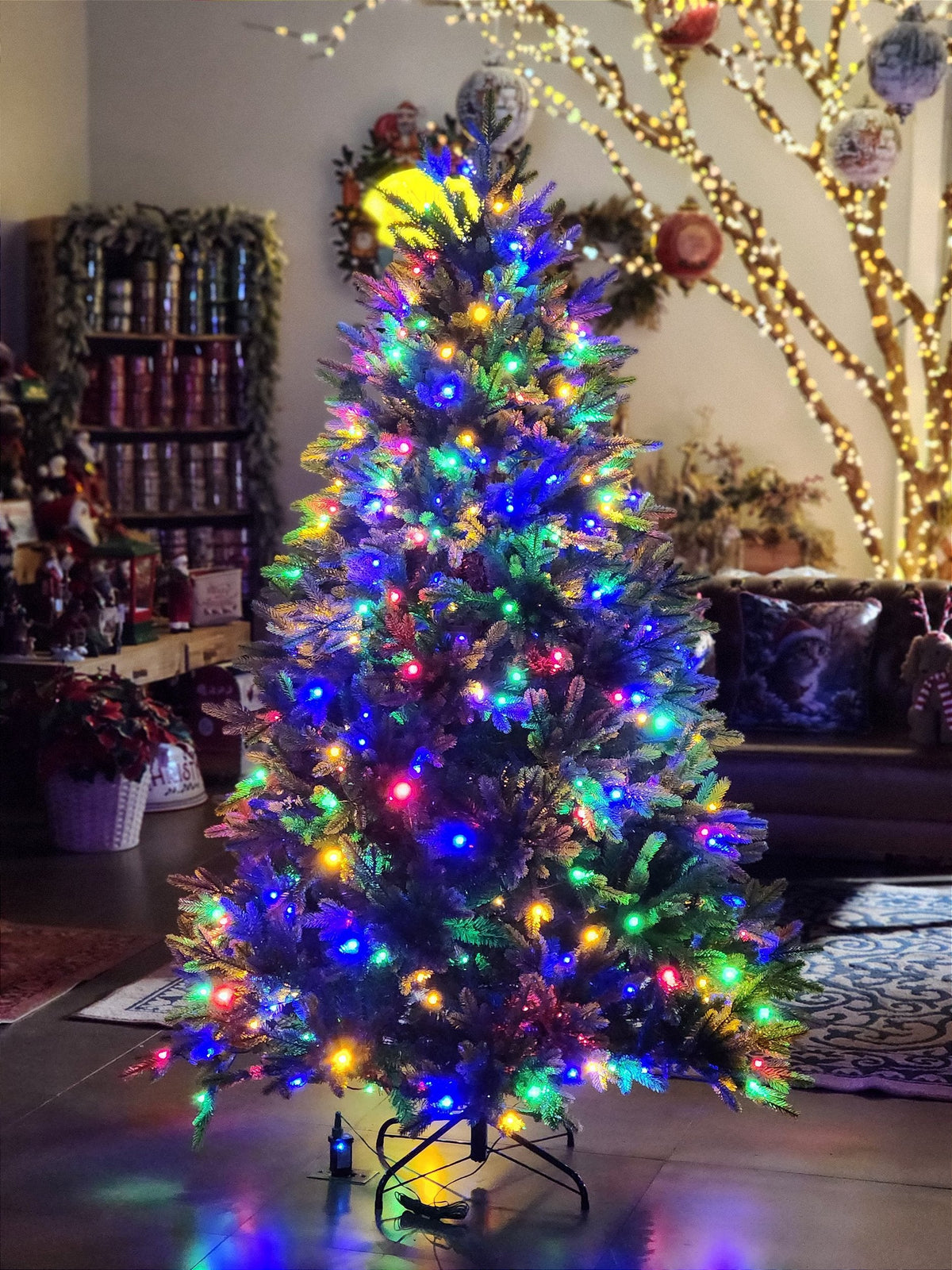 ÁRVORE REALISTA PINHEIRO BASIC 867 GALHOS COM 320 LEDS BICOLOR 1,80CM COM CONTROLE REMOTO