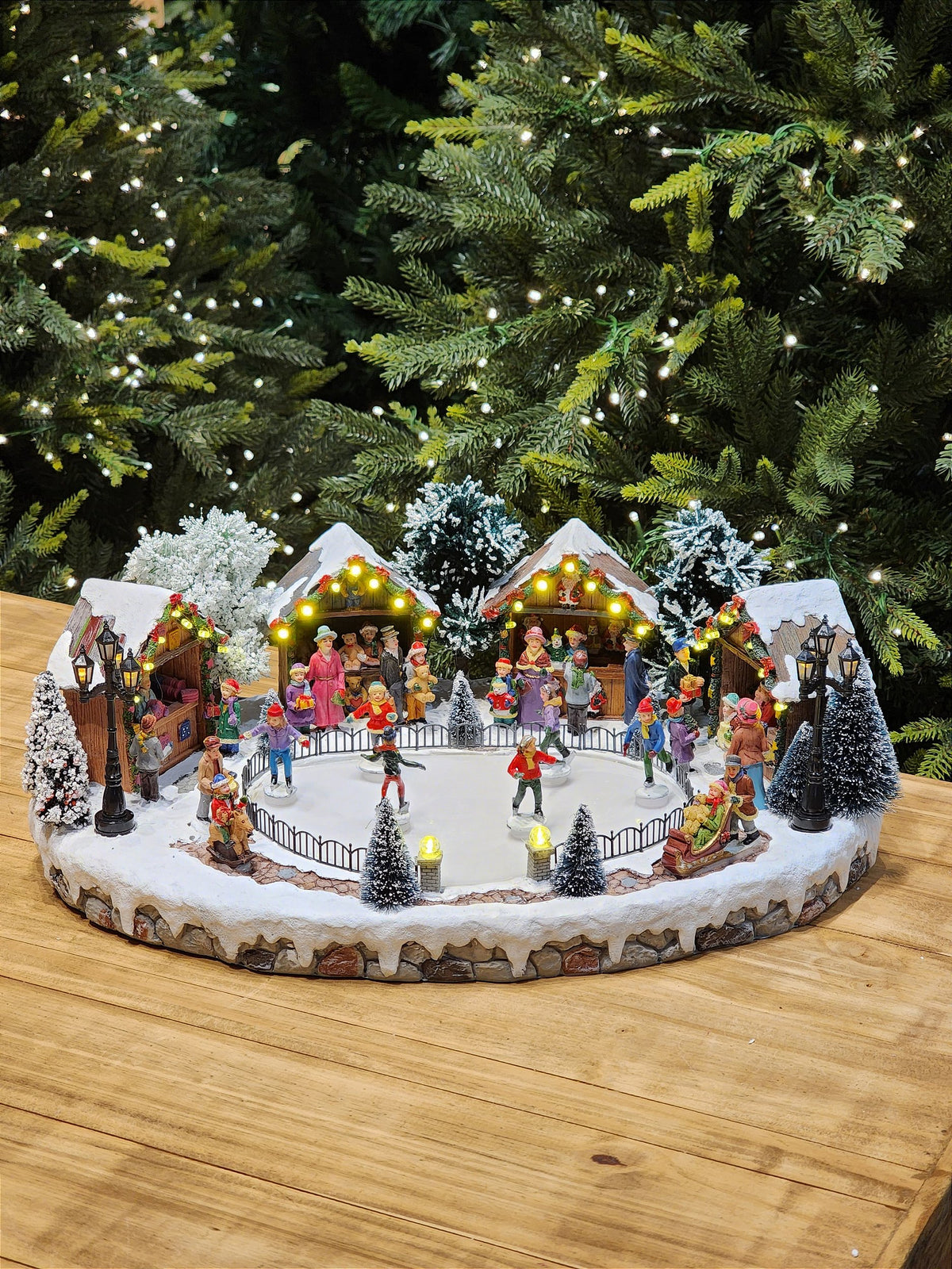 CENÁRIO VILA NATALINA PISTA DE PATINAÇÃO EM RESINA