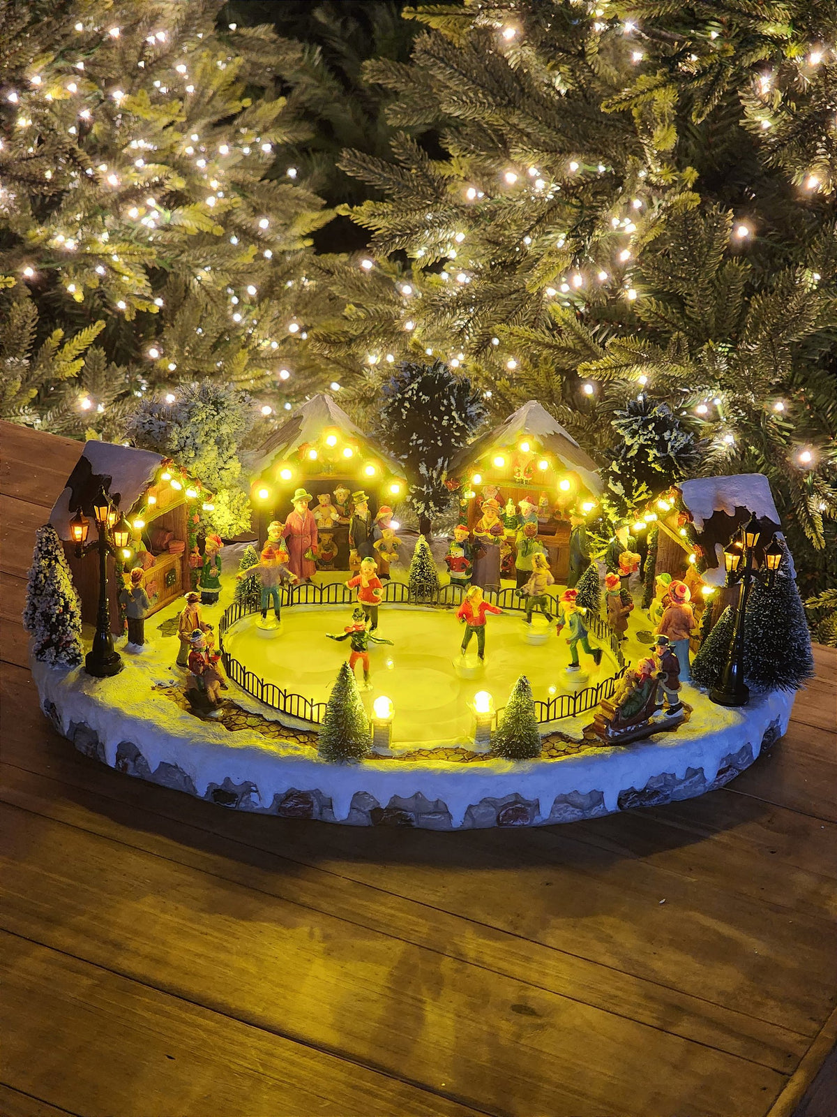 CENÁRIO VILA NATALINA PISTA DE PATINAÇÃO EM RESINA