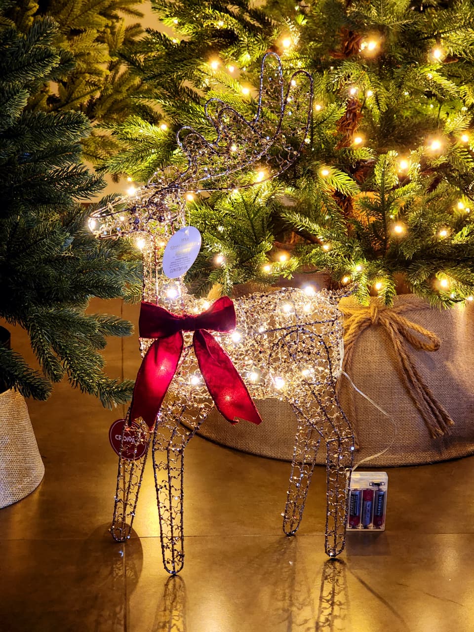 RENA EM PÉ ARAMADA COM LED E LAÇO CHAMPANHE 40CM