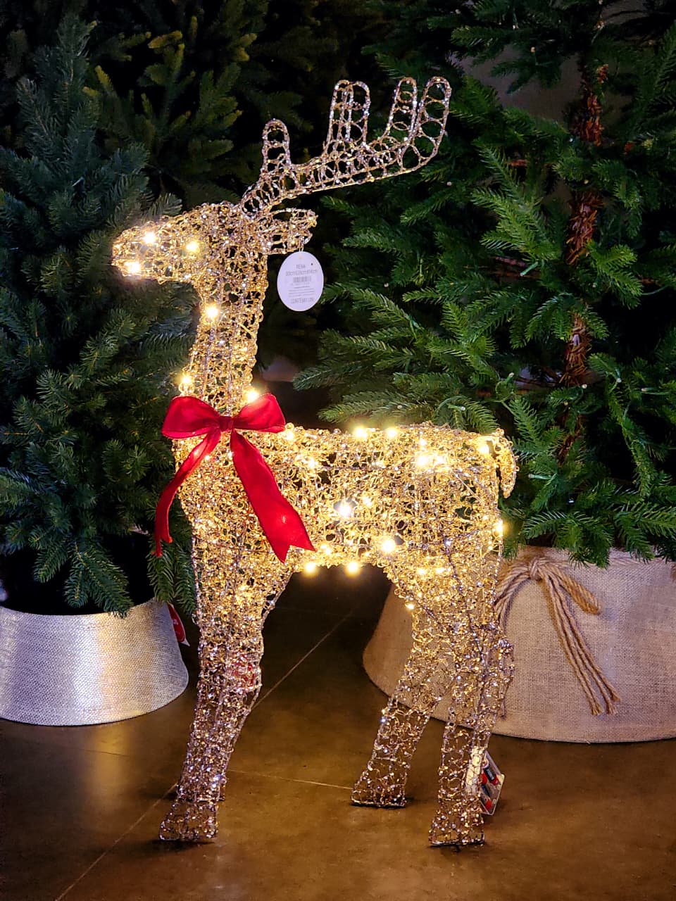 RENA EM PÉ ARAMADA COM LED E LAÇO CHAMPANHE 60CM